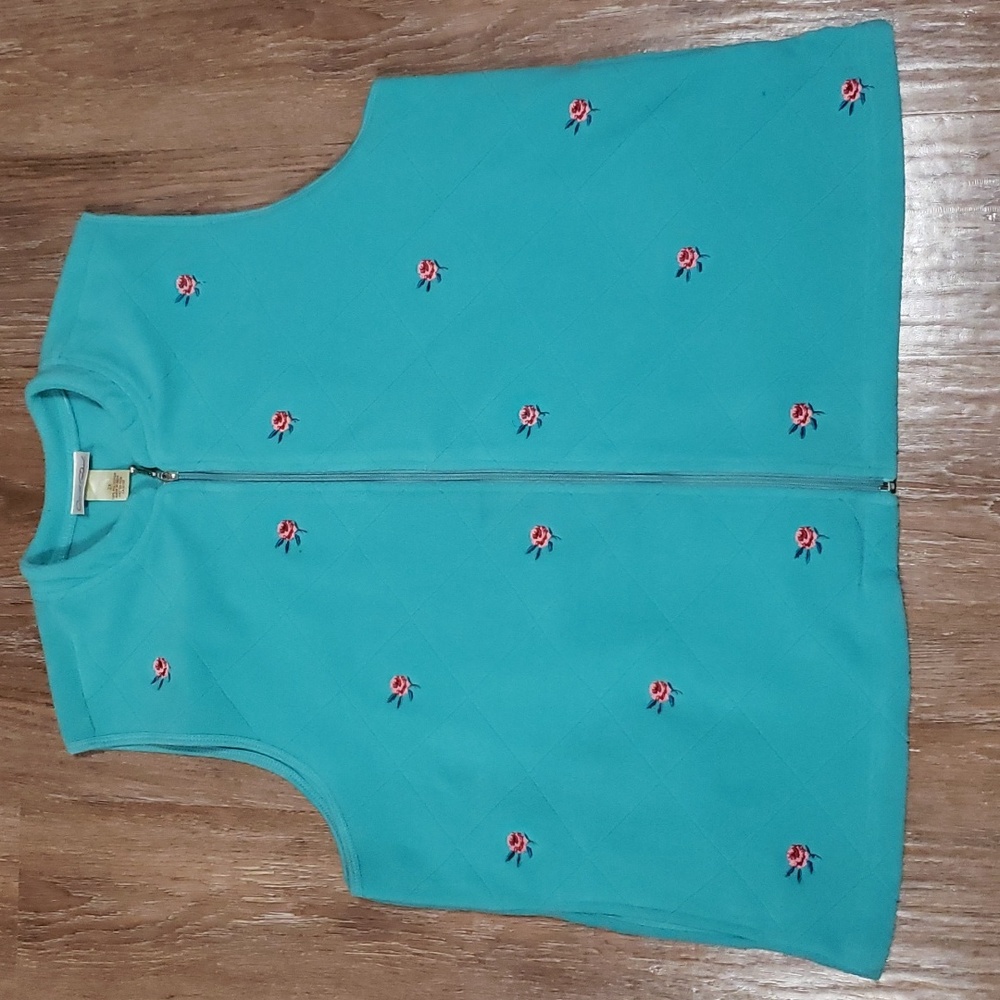 (2X) Carroll Reed Fleece Floral Embroidered Vest Rose Design Cozy Athleisure